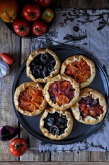 Galette with tomatoes and mushrooms
