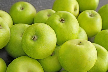 Fresh green apples, closeup