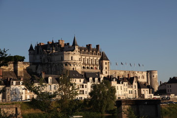 Fototapeta na wymiar Coucher de soleil sur le château d'Amboise.