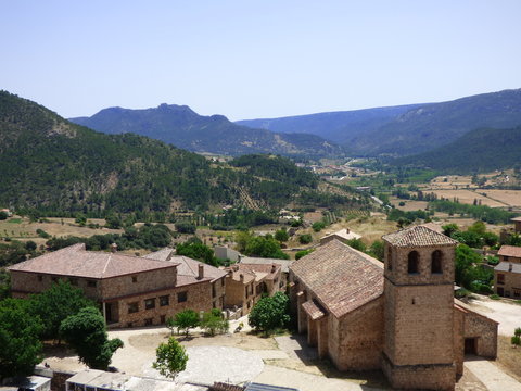 Riopar Viejo es una pequeña localidad  y mirador en Riopar, sierra de Alcaraz, en Albacete, dentro de la comunidad autónoma de Castilla La Mancha (España)