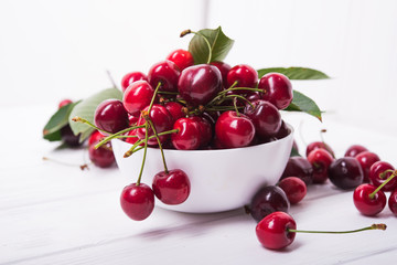 Obraz na płótnie Canvas fresh red cherry fruit