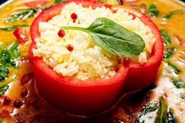 reis mit curry und spinat