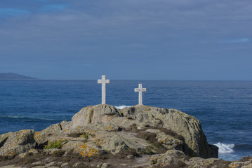 Cruces en la costa de Punta Roncudo (Ponteceso, La Coru&ntilde;a - Espa&ntilde;a).