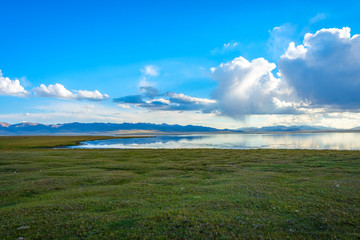 Obraz premium Storm over Song Kul lake