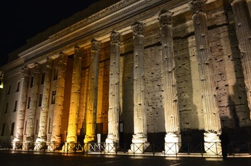 Colonnato  notturno romano