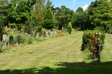 Fototapeta na wymiar Foster Hill Road Cemetery in Bedford, Bedfordshire, England