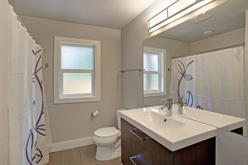 Fototapeta na wymiar Freshly renovated bathroom interior