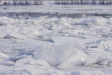 Fototapeta na wymiar Ice sheets floating