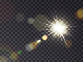 Fototapeta premium Jasne słońce świecące z efekt świetlny, słońce z flary, realistyczne ilustracji wektorowych na przezroczystym tle. Słoneczny biały błysk ze złotymi promieniami, element projektu