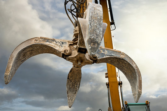 grue &agrave; grappin en gros plan
