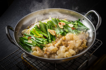 博多もつ鍋　Motsunabe, or giblets cooked in a hot pot