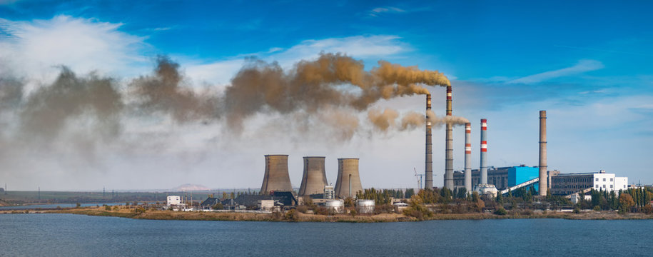 Thermal power station on a river