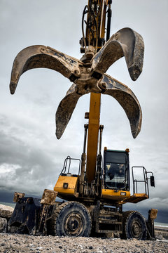 grue &agrave; grappin en gros plan