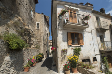 Fototapeta na wymiar Pettorano sul Gizio (Abruzzi, Italy), historic village