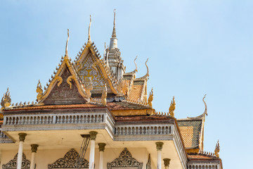 Fototapeta na wymiar Bothom Rangsei Pagoda in Kratie, Cambodia