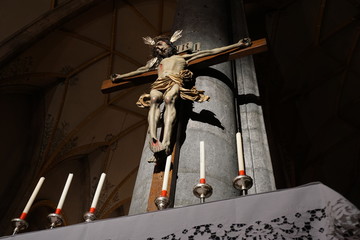 Schwaz Tirol Österreich Pfarrkirche Maria Himmelfahrt Innenraum mit Chor Orgel und Empore
