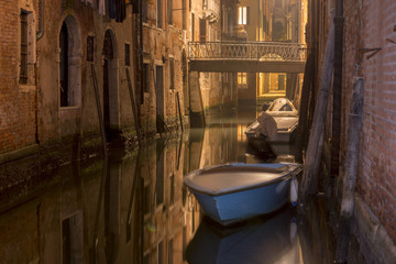 Fototapeta na wymiar night in Venice, Italy