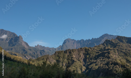 Paysage Ile De La Réunion Cilaos Et Ses Montagnes à