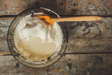 mix the ingredients for the dough (raw batter)