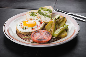 breakfast with eggs with tomatoes