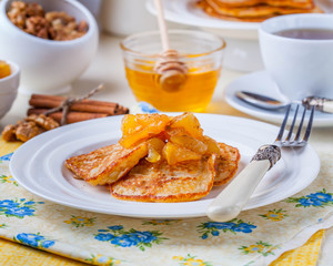 pancakes with pear and cinnamon