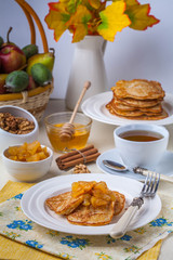 pancakes with pear and cinnamon