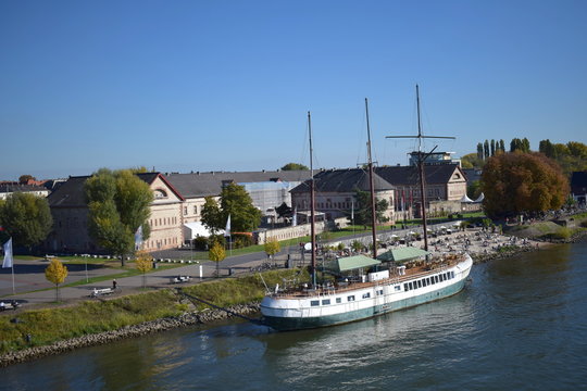 Rhein bei Mainz