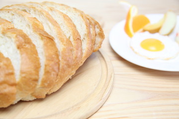 スライスしたフランスパン