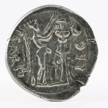 Ancient Roman silver quinarius coin of Emerita Augusta. Coined by Emperor Augustus. Reverse.