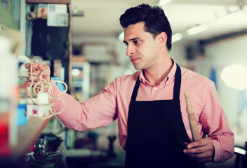 Joiner looking for necessary tools