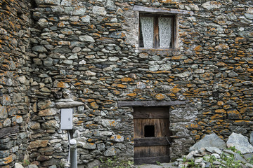 Bergdorf Vila Nova in den Cottischen Alpen, Piemont