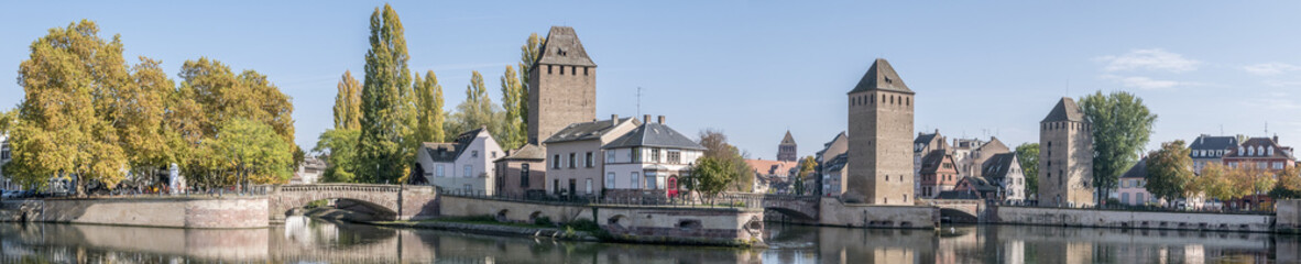 Fototapeta na wymiar Panorama sur les Ponts Couverts (Strasbourg, France)