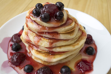 pancakes with berries