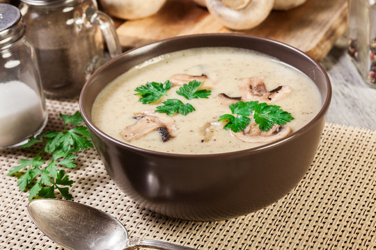 Mushroom cream soup with herbs and spices
