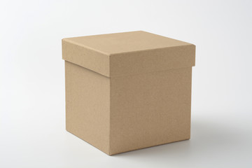 Caja de cartón cuadrada