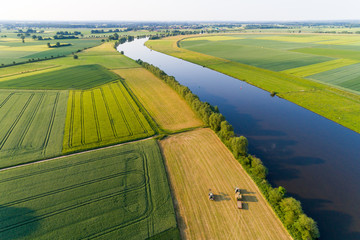 Traktor bei Heuernte