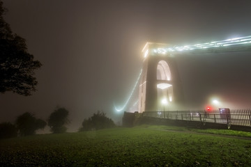 Clifton Suspension Bridge on a foggy night - obrazy, fototapety, plakaty