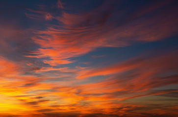 Fototapeta premium Vivid sky illuminated by the sunset