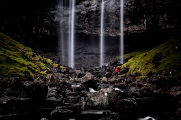 Fototapeta premium Wodospad Fossa na Wyspach Owczych - Wyspy Owcze