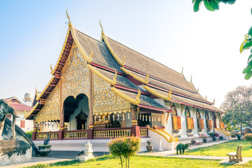Fototapeta na wymiar traditional golden buddhist temple in thailand.