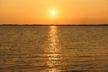 Obraz premium Sea and sunset on background