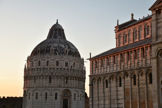 Baptistère et basilique de Pise en Toscane, Italie
