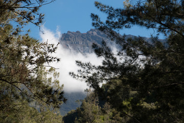 Ile de la R&eacute;union, paysage de Cilaos, ses montagnes, class&eacute;es par L'UNESCO