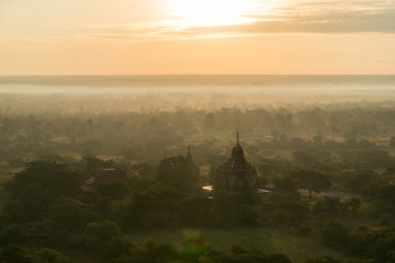 Fototapeta premium Bagan Temples at Sunrise, Myanmar