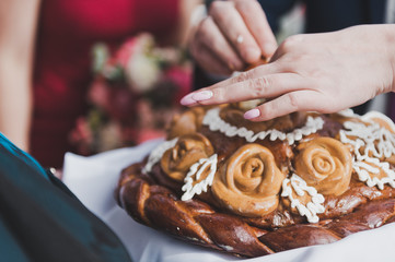 Meeting дорог8их guests a loaf of bread with salt 9275.