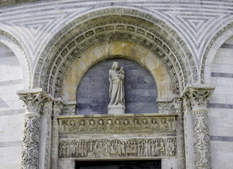 Pisa baptistery,  architecture details