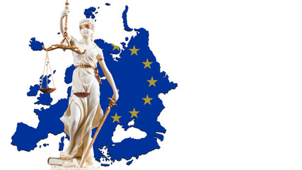 Weiße Justitia Figur vor den Umrissen von Europa