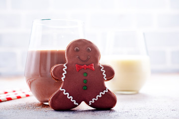 cocoa drink and gingerbread