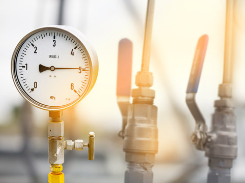 Pressure gauge in oil and gas production process for monitor condition the gauge for measure  
