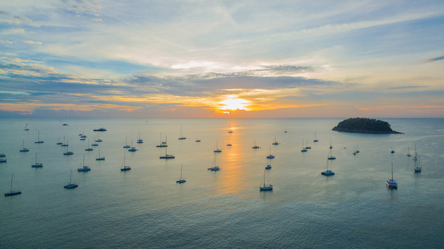 Fototapeta every year on the first week of December they have yacht king cup racing in Phuket. Kata beach is the marina of yachts.